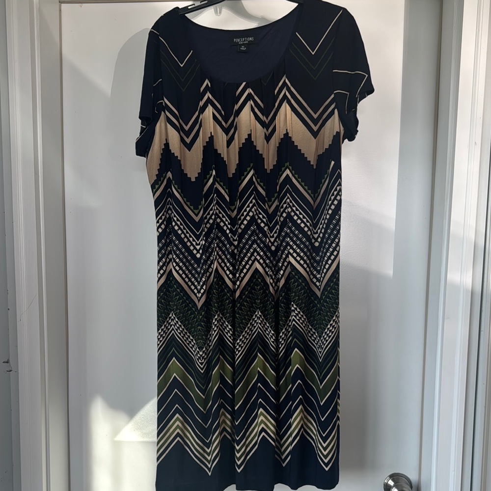 Perceptions Black and Green Chevron Midi Dress